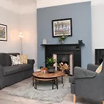 Апартаменты Self Catering -kings View-private Parking-overlooking H-c-c *