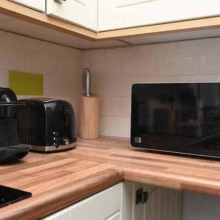 Self Catering -king's View-private Parking-overlooking H-c-c Harrogate