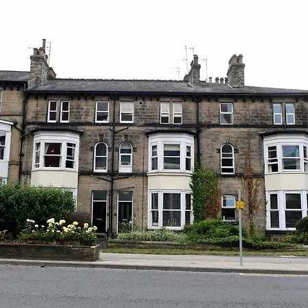 King'S View - Overlooking Hcc -Private Parking Apartment