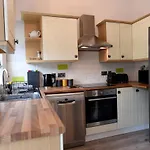 Appartement Self Catering -kings View-private Parking-overlooking H-c-c