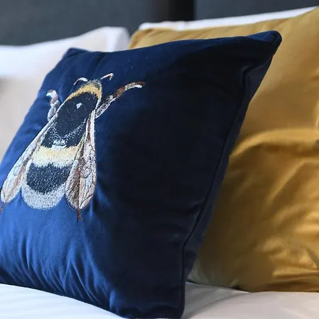 Self Catering -king's View-private Parking-overlooking H-c-c Apartamento